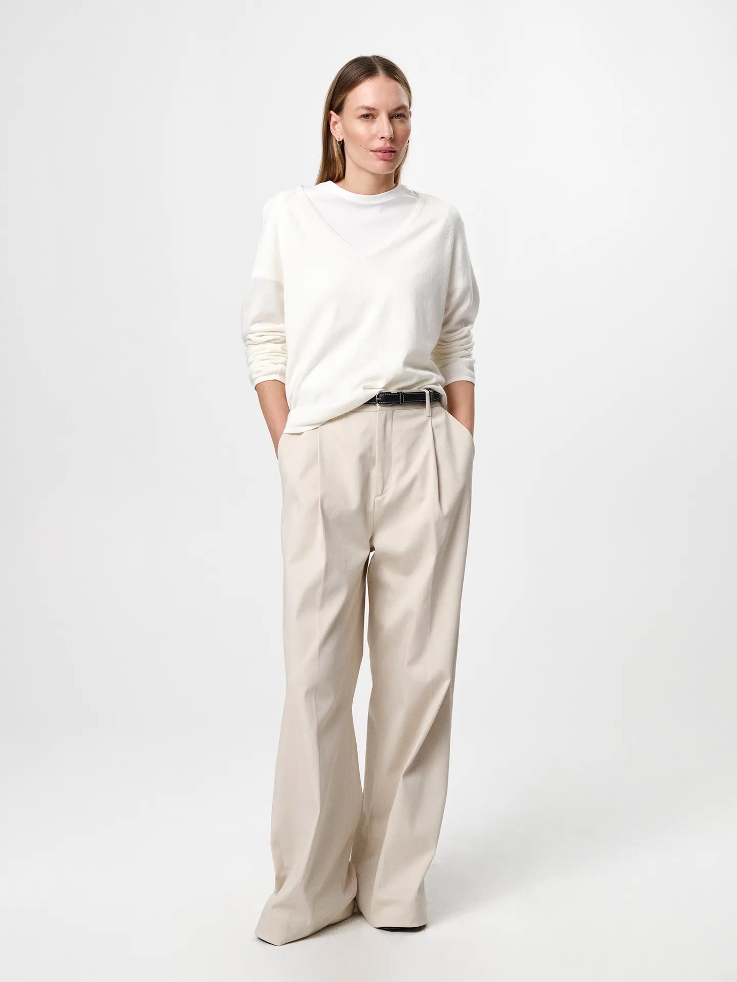 Kate V-Neck Sweater Off White