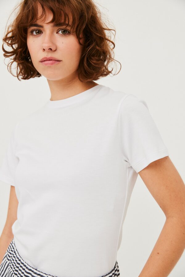 Agnes Roundneck T-shirt White - Julie Josephine Essentials