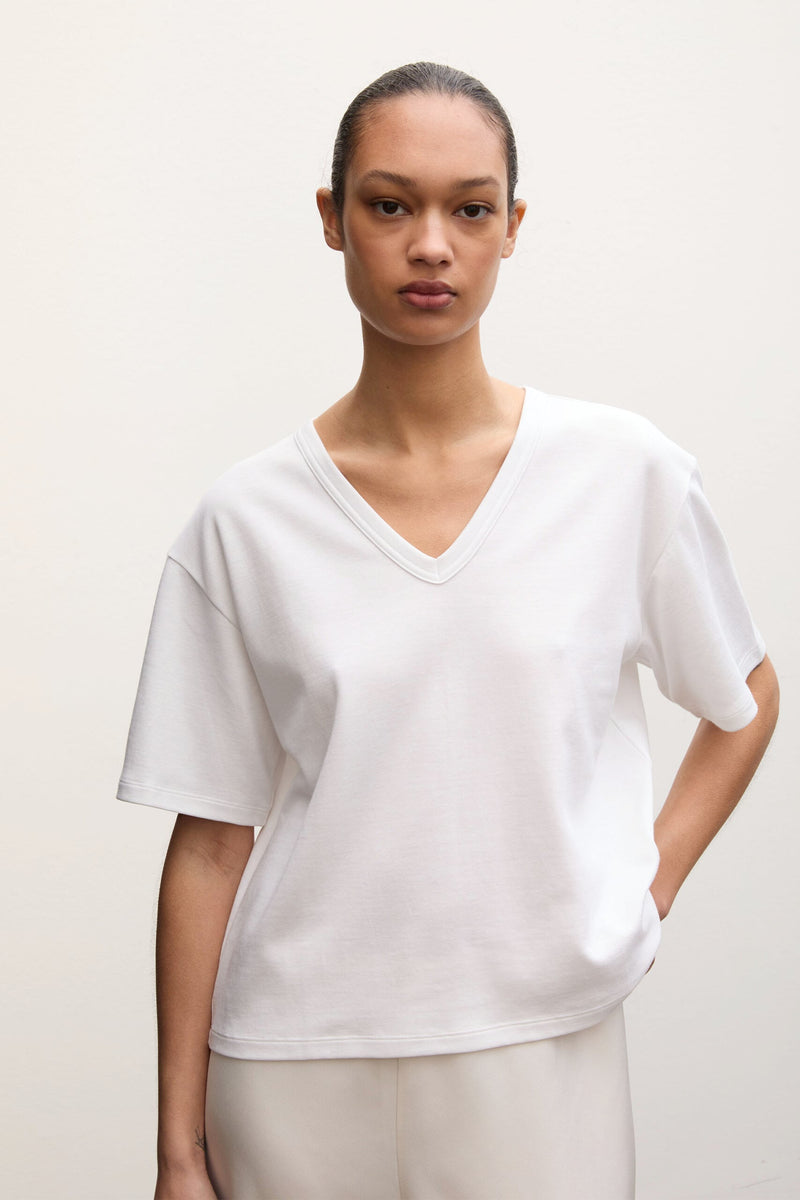 Bettina Tee