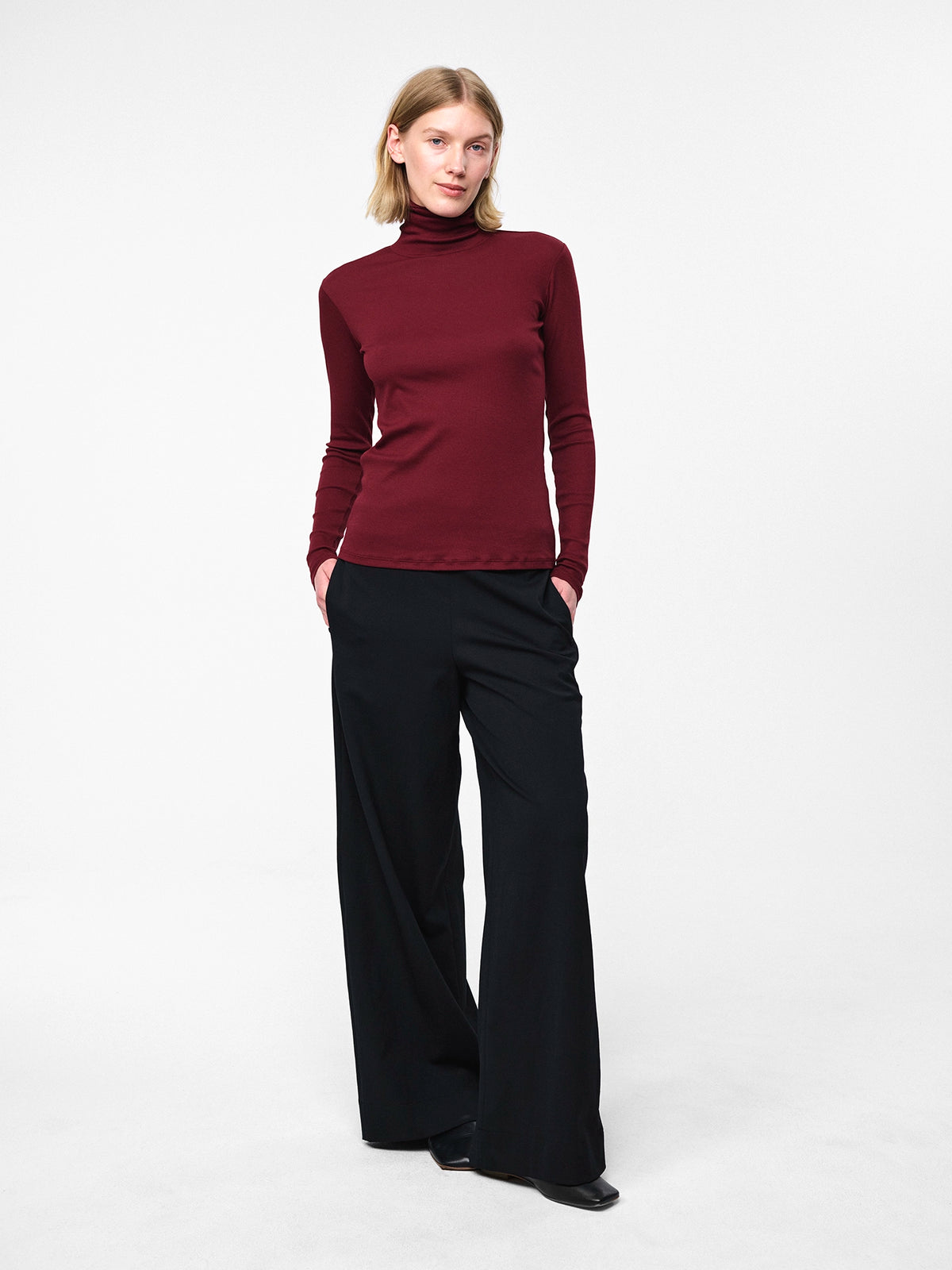 Camilla Turtleneck in Plum, cotton, full body