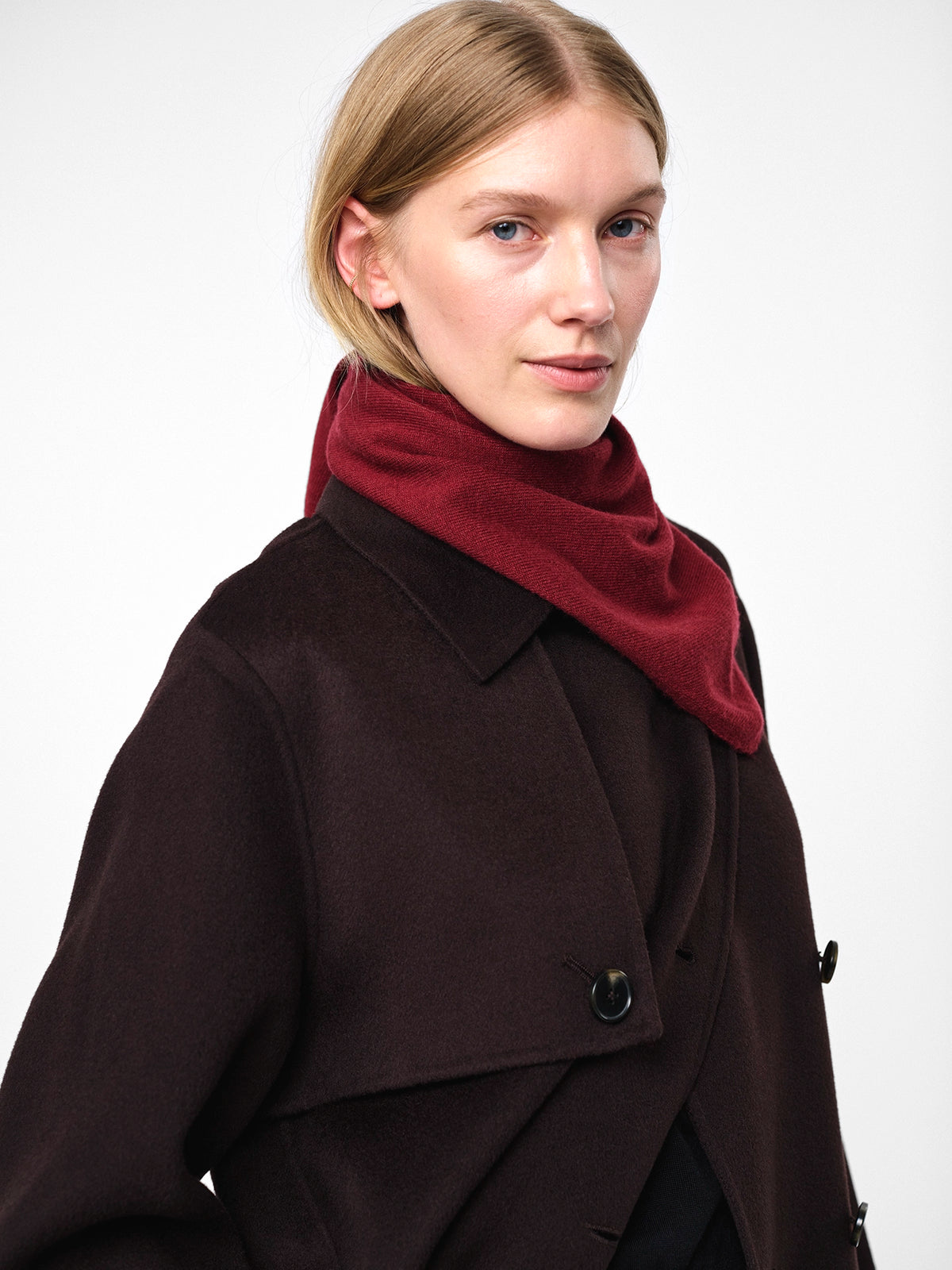 Evin Scarf in Plum, wool & cashmere, full body