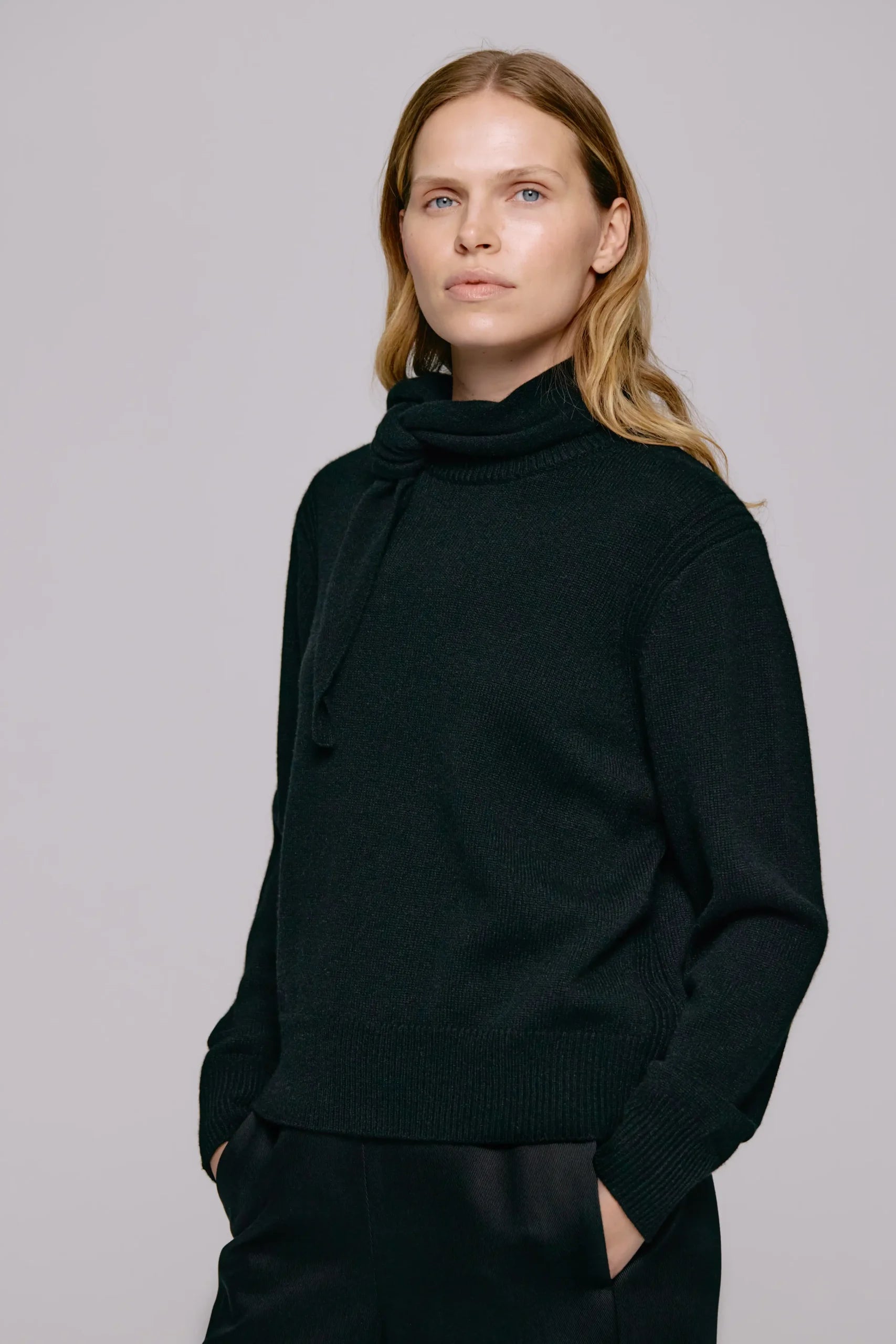 Alma Sweater Black