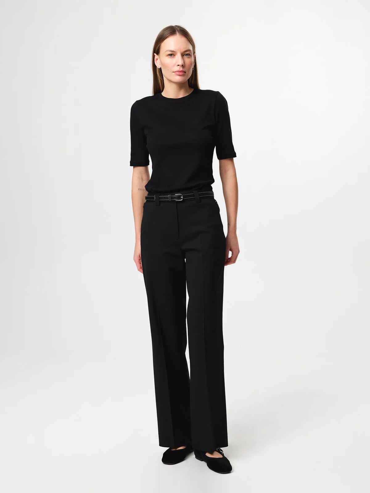 Marianne Rib Tee in black, crafted from Italian Pima cotton-blend rib jersey with stretch, a classic round neckline and elbow-length sleeves in a slim fit.