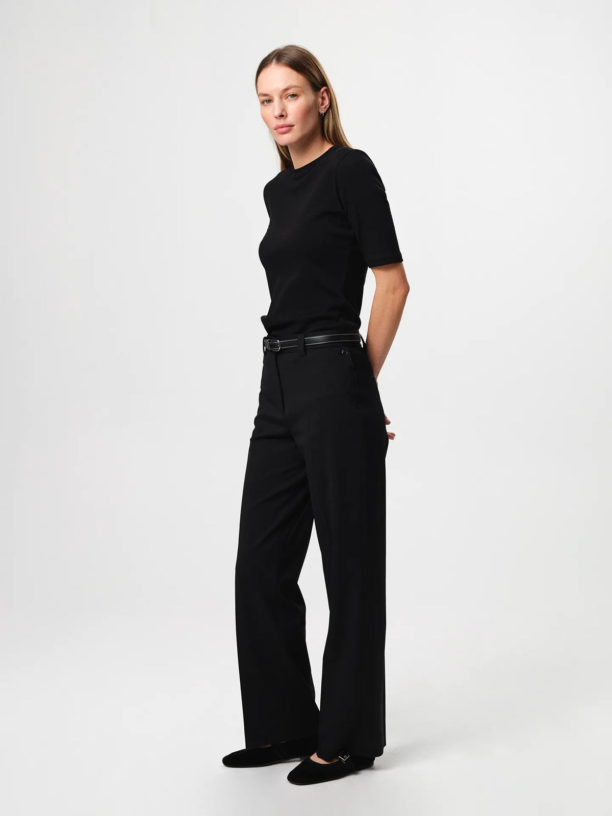 Marianne Rib Tee in black, crafted from Italian Pima cotton-blend rib jersey with stretch, a classic round neckline and elbow-length sleeves in a slim fit.