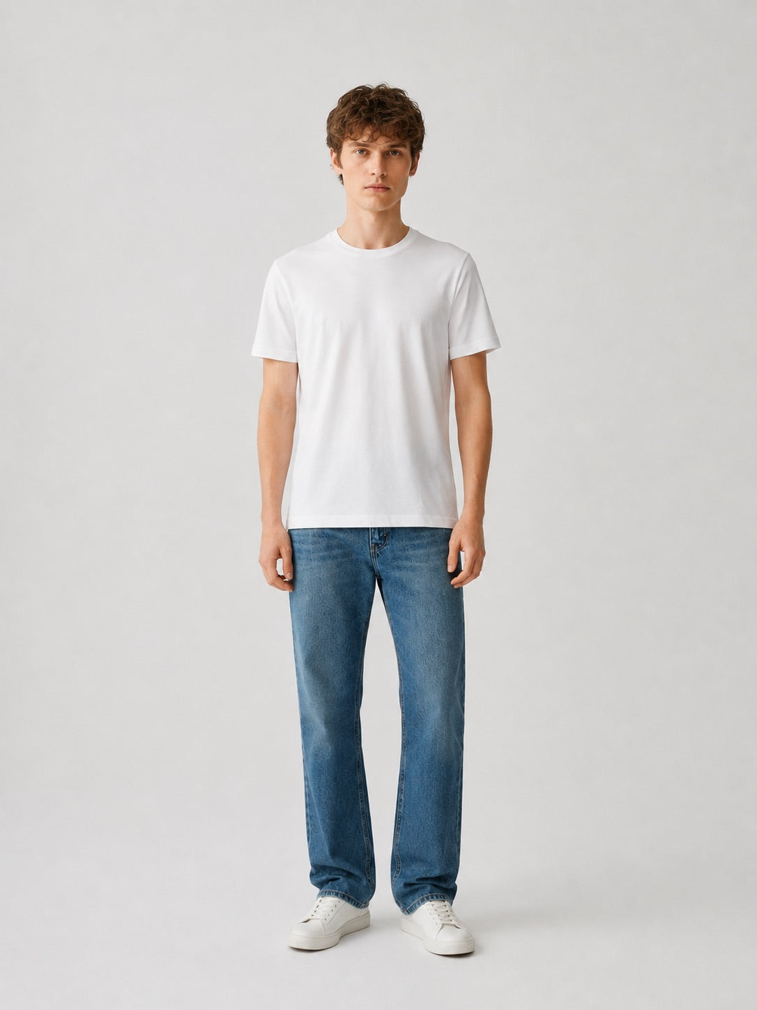 Felix Tee Men in White, pima cotton, full body